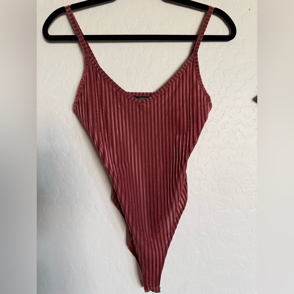 4/$20 - FOREVER 21 Ribbed Burnout Burgundy Scoop Neck Bodysuit - Small